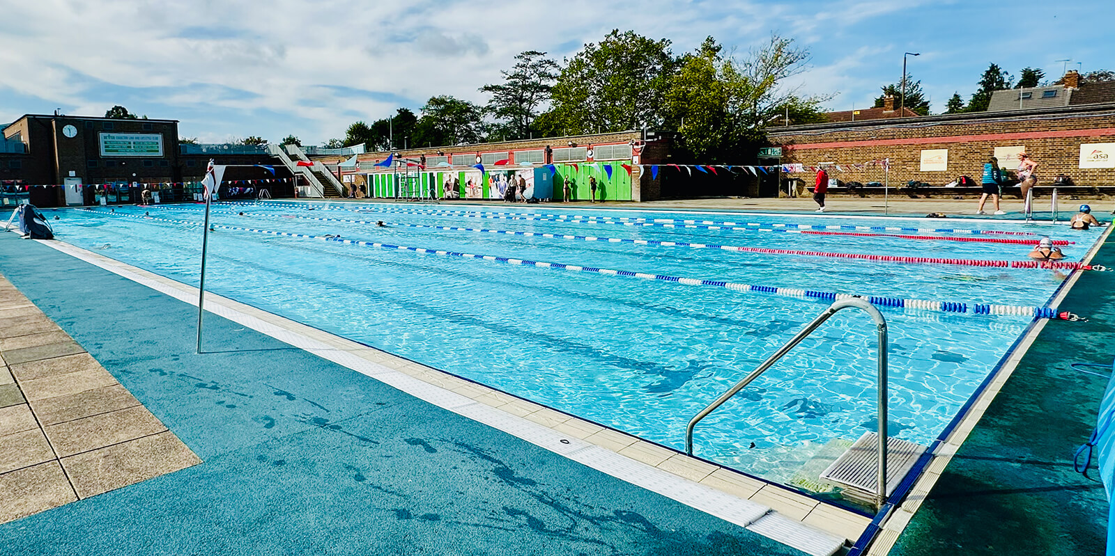 Charlton Lido pool photo