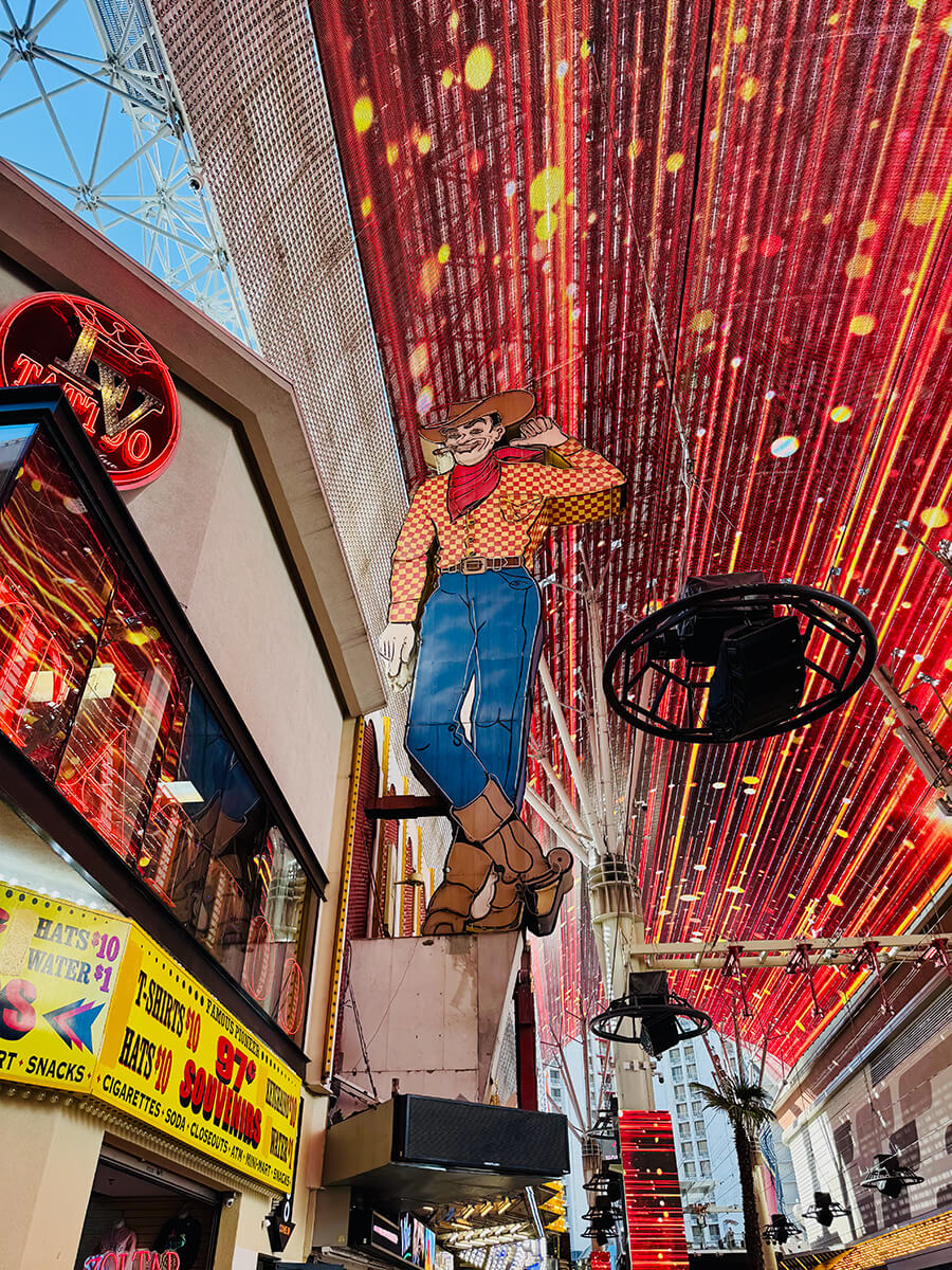 Las Vegas Municipal Pool gallery image