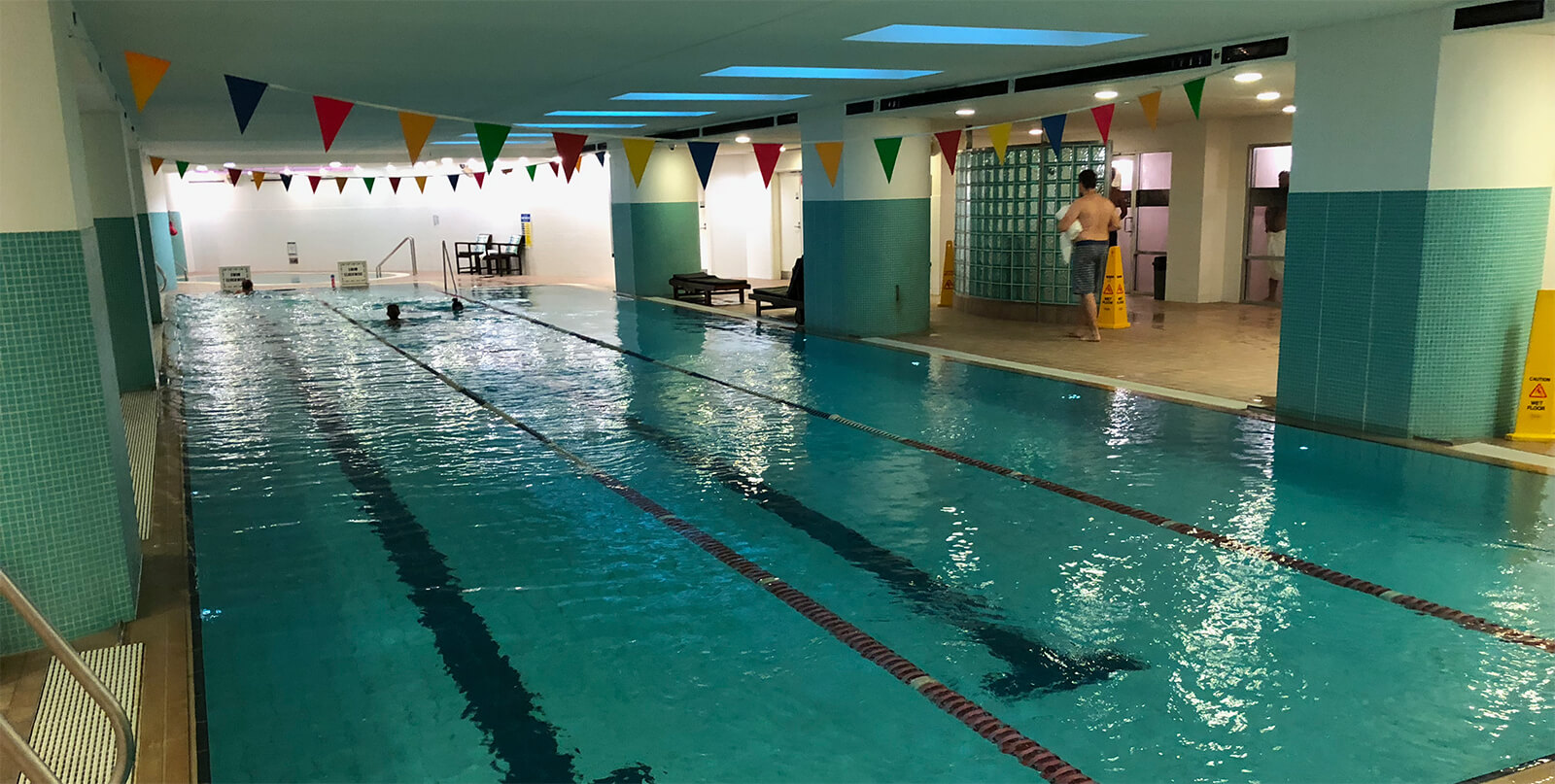 Hilton Hotel Sydney pool photo