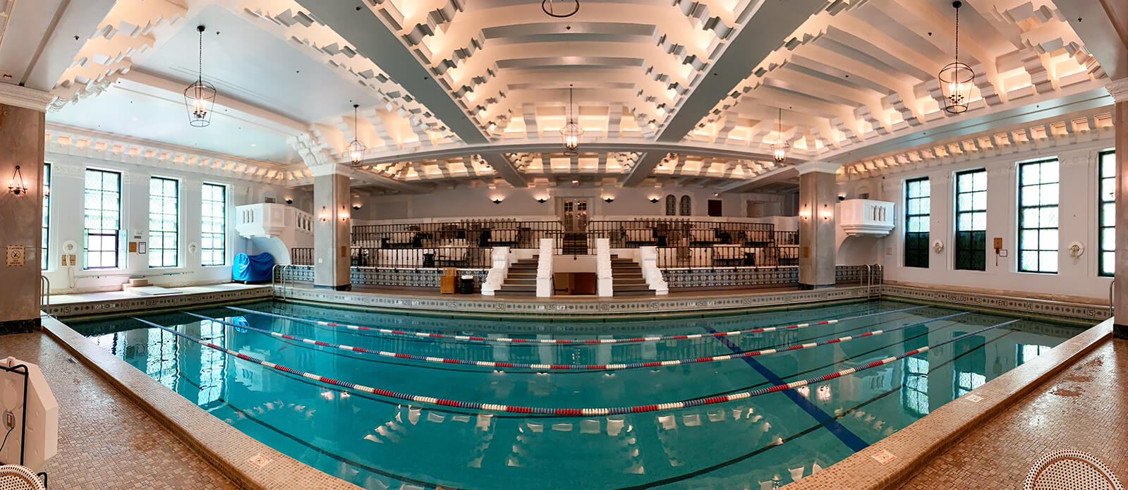 InterContinental Chicago Magnificent Mile pool photo